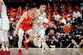 集结日深圳男篮备战欧超杯；手感冰凉细节曝光；话题不断；年轻球员得到机会的简单介绍